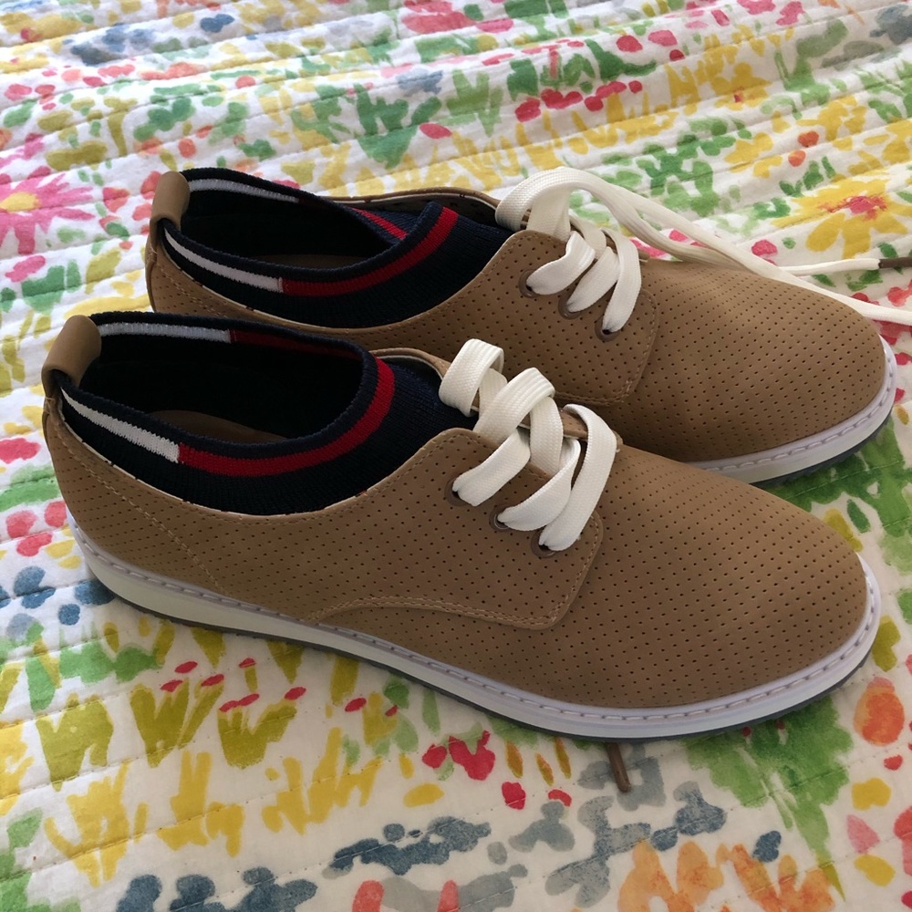NWOT Tommy Hilfiger Oxfords